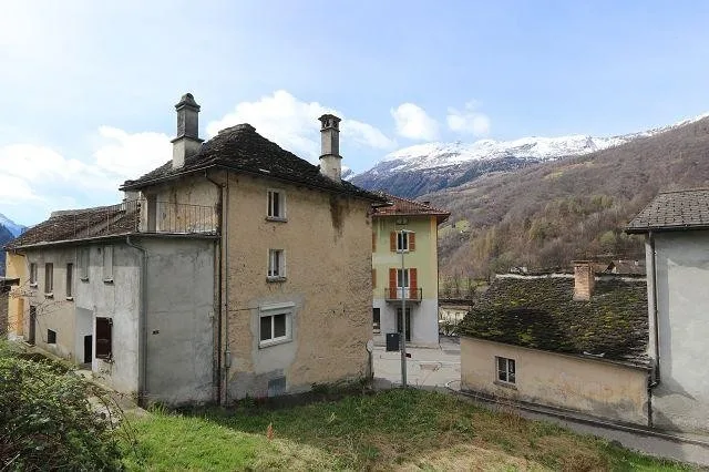 Casa nel nucleo con giardino e terrazza molto soleggiata, tranquill...