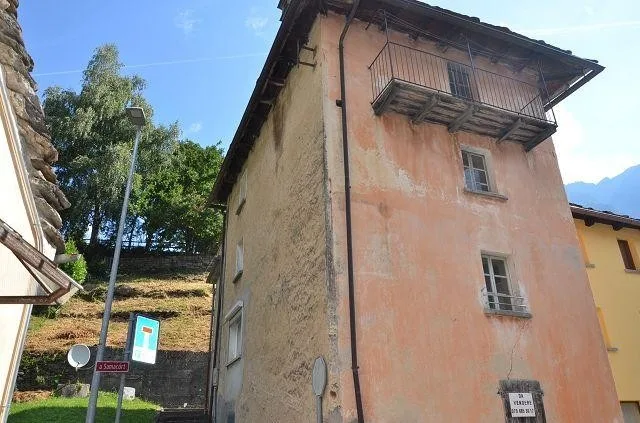 Casa nel nucleo con giardino e terrazza molto soleggiata, tranquill...