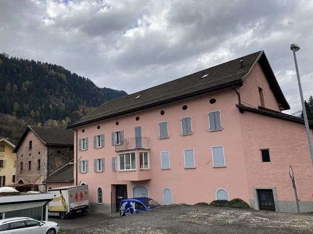 Mehrfamilienhaus mit Ausbaupotenzial / casa plurifamilare con poten...
