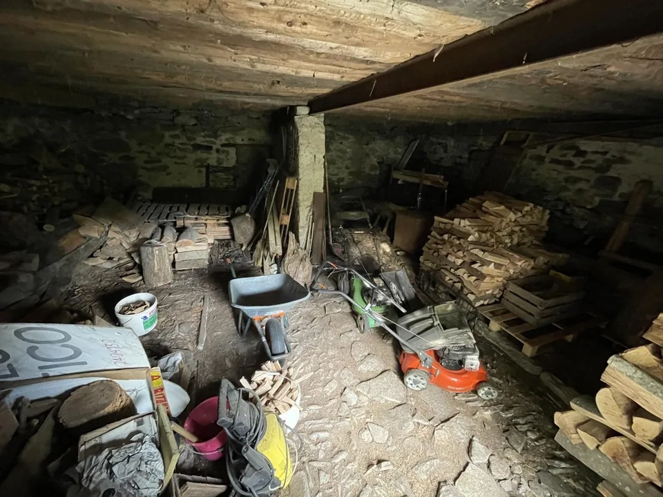 Rustico di 2 locali da riattare con prato da sfalcio, e bosco /... – Foto 6 von 18