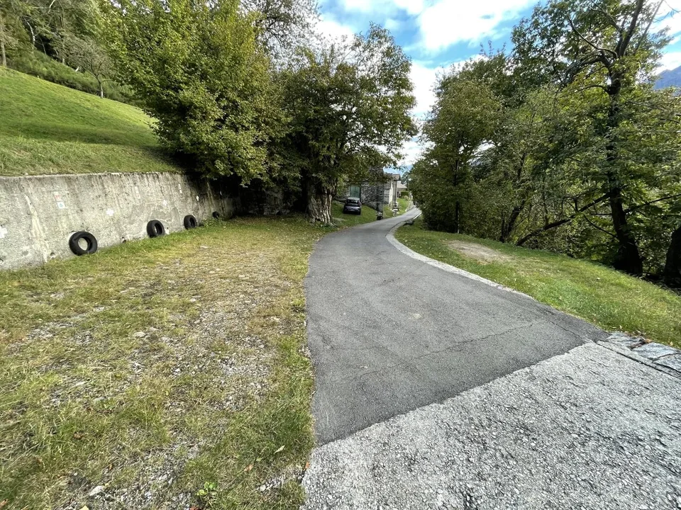 Rustico di 2 locali da riattare con prato da sfalcio, e bosco /... – Foto 11 von 18