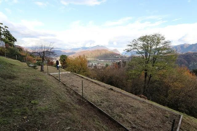 Baulandgrundstück von 1331m2 mit Seeblick / terreno edificabile di ...