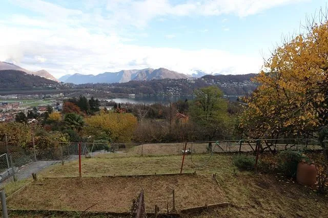 Baulandgrundstück von 1331m2 mit Seeblick / terreno edificabile di ...