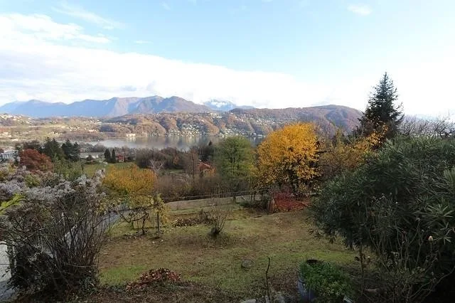 Baulandgrundstück von 1331m2 mit Seeblick / terreno edificabile di ...