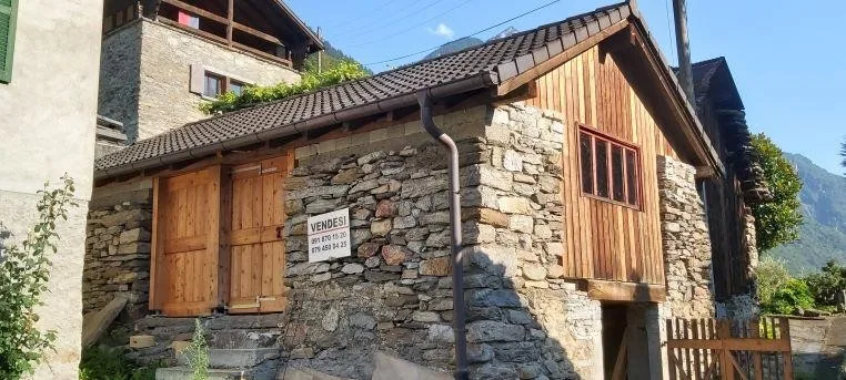 Rustico teilrenoviert an sonniger, ruhiger Aussichslage / rustico r...