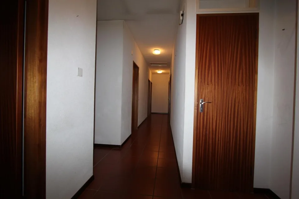 Einfamilienhaus mit zwei Wohnungen 6.5 + 3.5 Zimmern Casa con due a... – Foto 11 von 18