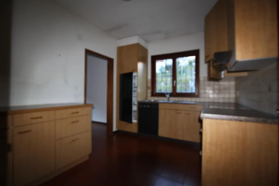 Einfamilienhaus mit zwei Wohnungen 6.5 + 3.5 Zimmern Casa con due a...