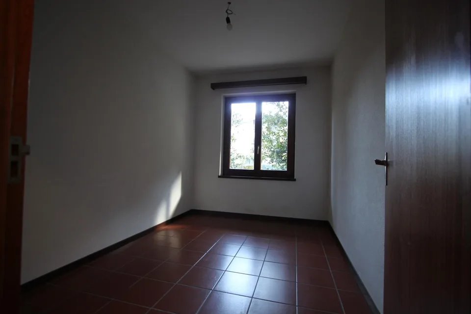 Einfamilienhaus mit zwei Wohnungen 6.5 + 3.5 Zimmern Casa con due a... – Foto 15 von 18