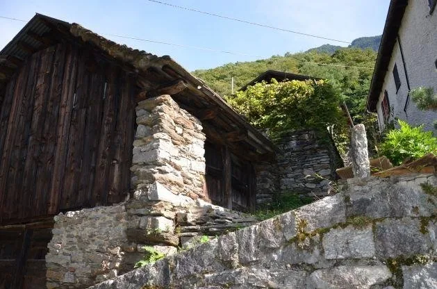 Rustico zum Ausbauen an sehr ruhiger, sonniger Aussichtslage / rust...