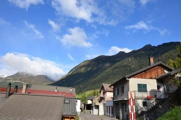 4 1/2-Zi.-Doppelhaus mit Terrasse an sehr sonniger Aussichtslage/Ca... – foto 22 di 24