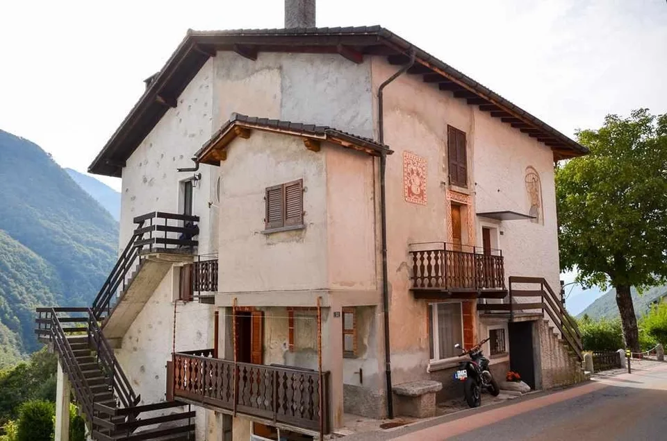 3-Zimmer-Haus im Dorfkern an ruhiger, sonniger Lage / Casa nel nucl...