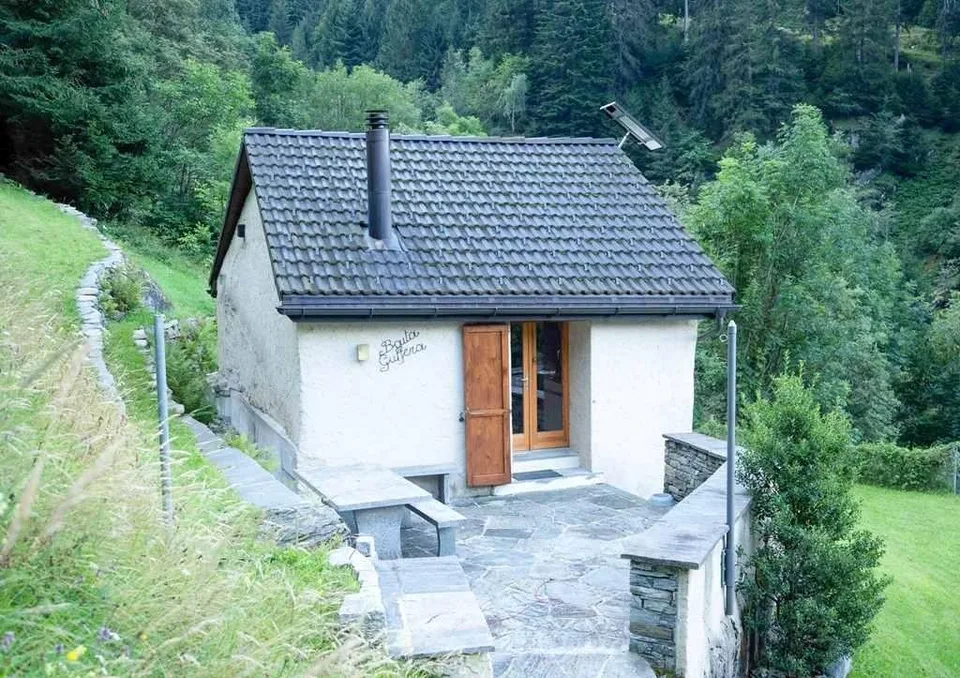 Bel rustico nella natura di 3 locali con terrazza, piccolo giardino...