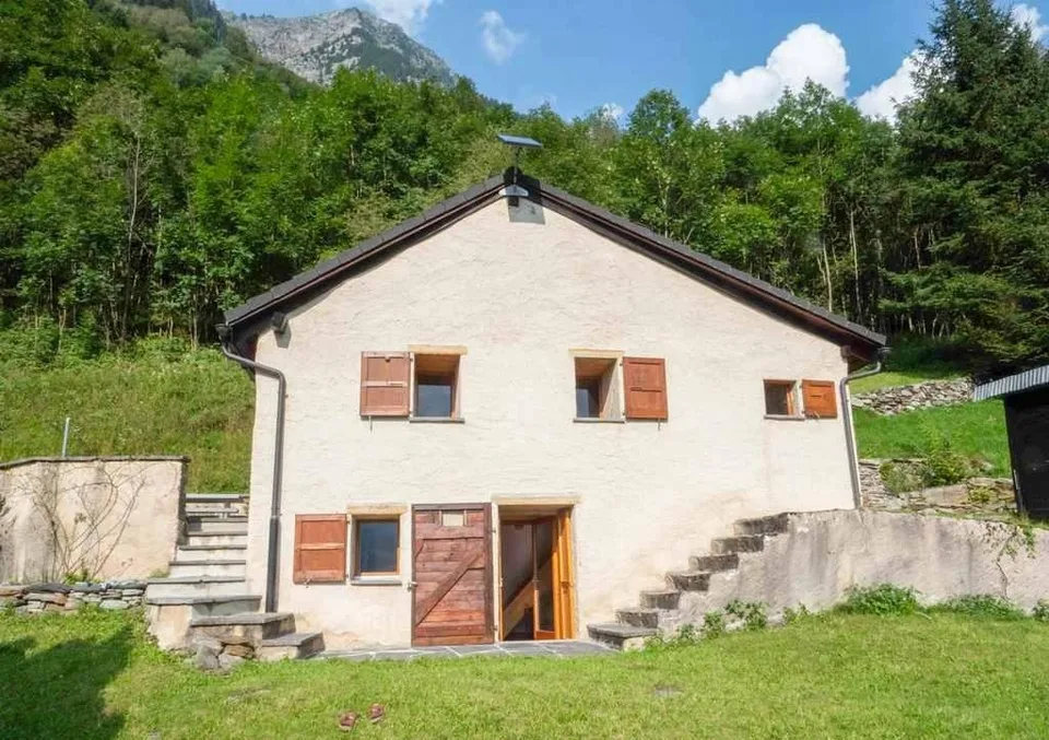 Bel rustico nella natura di 3 locali con terrazza, piccolo giardino...