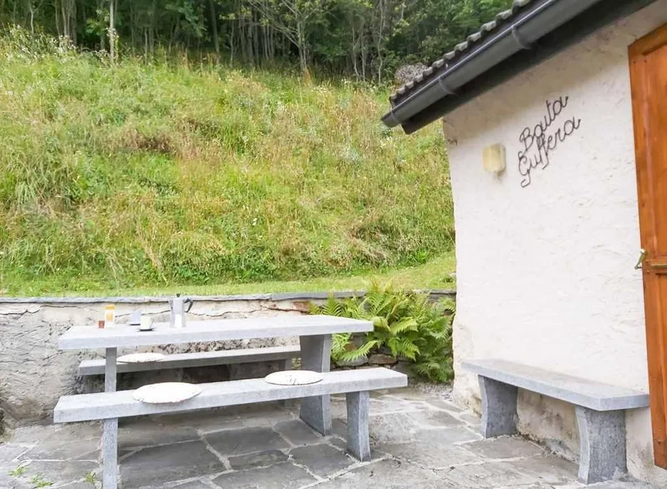Bel rustico nella natura di 3 locali con terrazza, piccolo giardino...