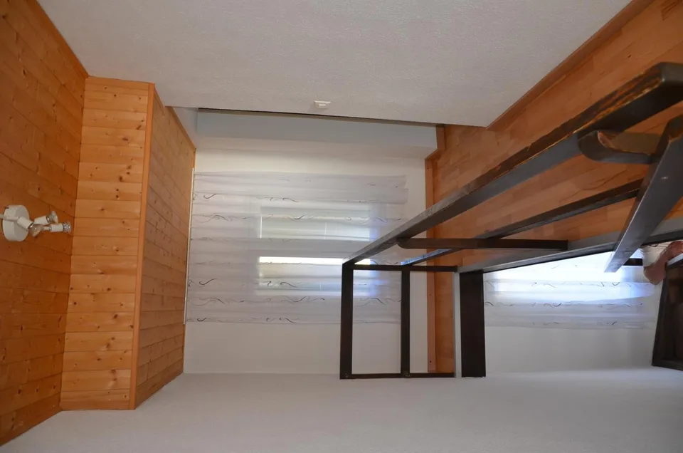 8 1/2-Zimmer-Haus mit Balkon an ruhiger Lage / Casa unifamiliare di... – Foto 14 von 30
