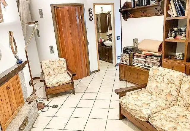 8 1/2-Zimmer-Dorfhaus mit Sitzplatz in Italien / casa nel nucleo di...