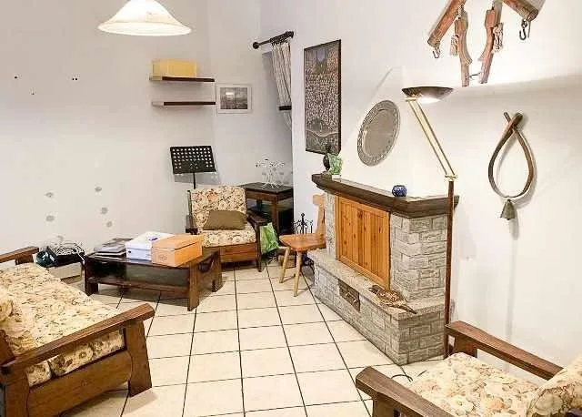 8 1/2-Zimmer-Dorfhaus mit Sitzplatz in Italien / casa nel nucleo di...