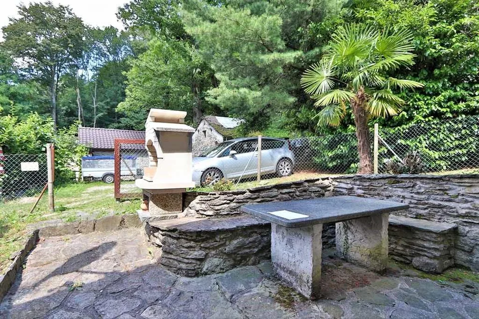 charmantes 2-Zimmer-Rustico mit Gartensitzplatz – Foto 11 von 13