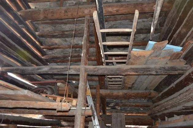 2 Rustici zum Ausbauen im Dorfkern / 2 rustici nel nucleo da rinnov...