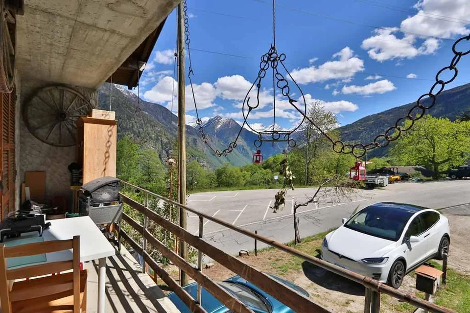 4 1/2-Zimmer-Einfamilienhaus mit Garten und toller Aussicht sowie 5...