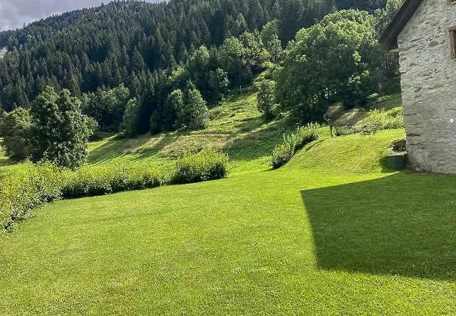 grosses Baulandgrundstück R3 von 4852m2 mit schöner Aussicht / terr... – Foto 12 von 15