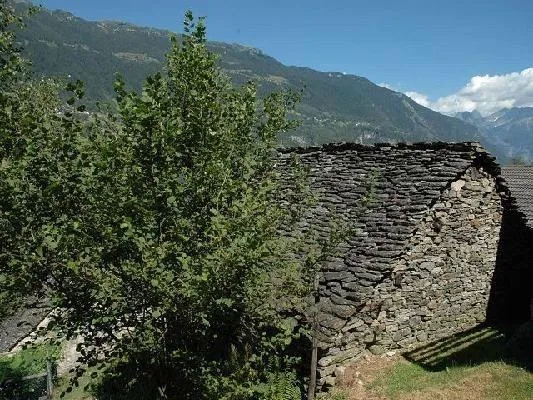 Rustico zum Ausbauen mit Sitzplatz