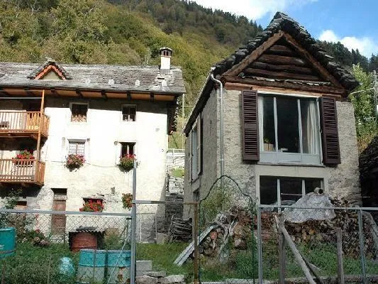 3 1/2-Zimmer-Haus mit viel Umschwung