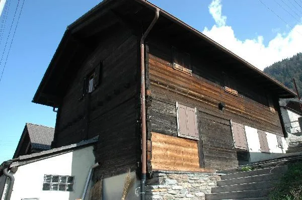 10-Zimmer-Einfamilienhaus