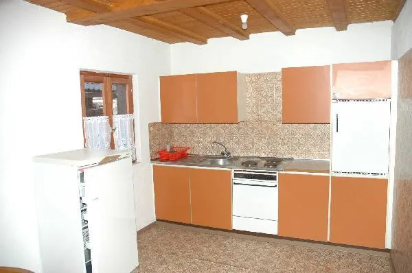 10-Zimmer-Einfamilienhaus