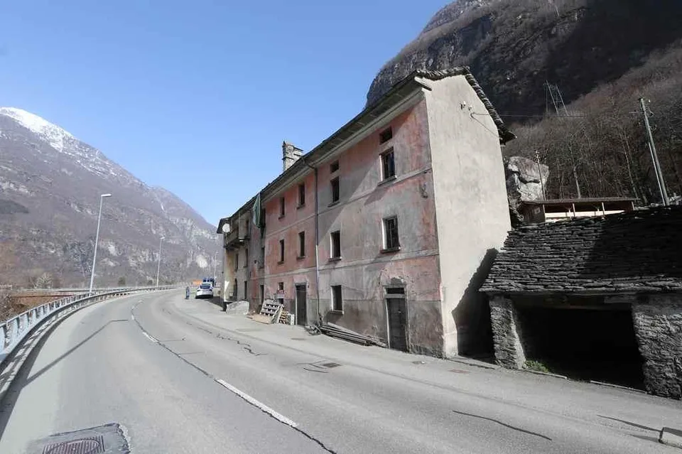 grosser 12-Zimmer-Hausteil zum Ausbauen / grande casa di 12 camere ...