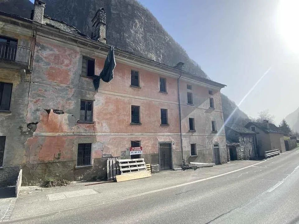 grosser 12-Zimmer-Hausteil zum Ausbauen / grande casa di 12 camere ... – Foto 9 von 12