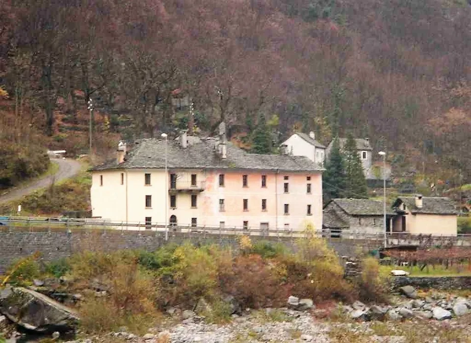grosser 12-Zimmer-Hausteil zum Ausbauen / grande casa di 12 camere ...