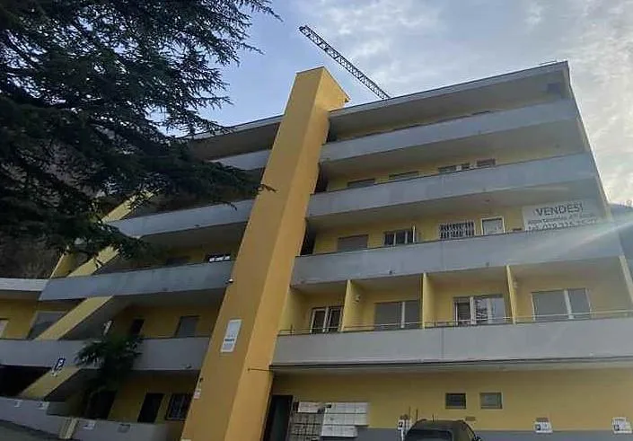 3 1/2-Zimmer-Wohnung mit Balkon und Aussicht / appartamento di 3 1/...