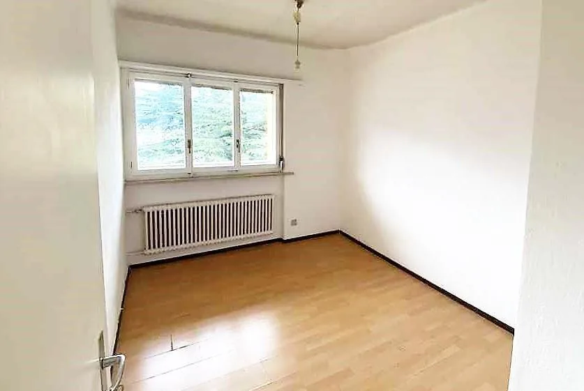 3 1/2-Zimmer-Wohnung mit Balkon und Aussicht / appartamento di 3 1/...