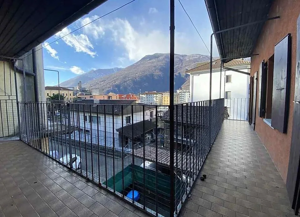 2-Familienhaus mit Bauland / casa bifamiliare con terreno edificabile