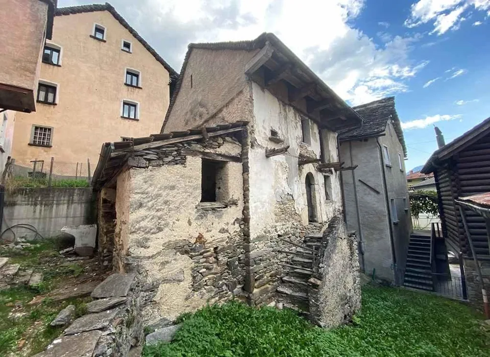 Dorfhaus zum Ausbauen mit Bauprojekt / casa nel nucleo da ristruttu...