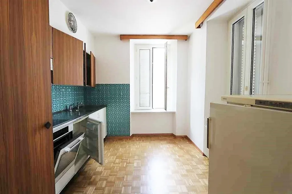 Mehrfamilienhaus mit Bar-Restaurant / casa plurifamiliare con un ri... – Foto 14 von 18