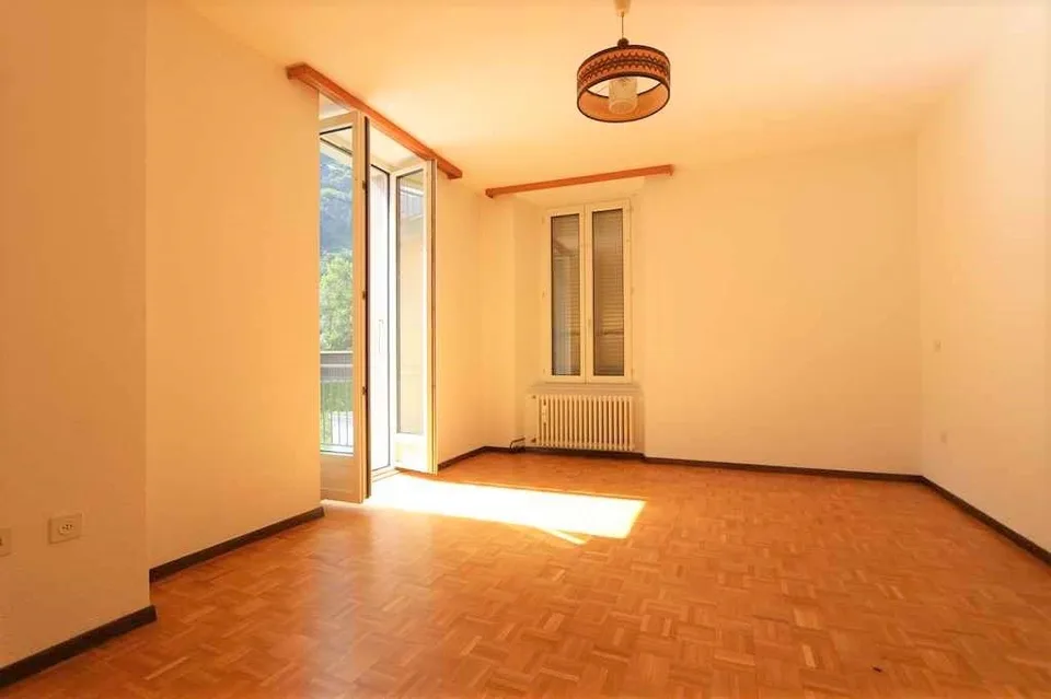 Mehrfamilienhaus mit Bar-Restaurant / casa plurifamiliare con un ri... – Foto 13 von 18
