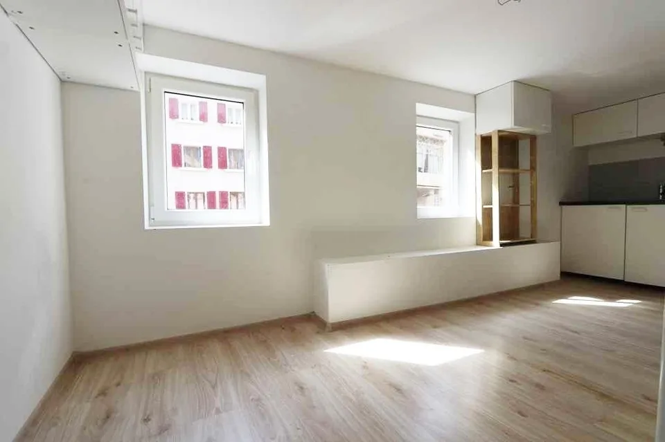 2-Familienhaus mit 3 1/2- und 7 1/2-Zimmer-Wohnungen / casa bifamil...