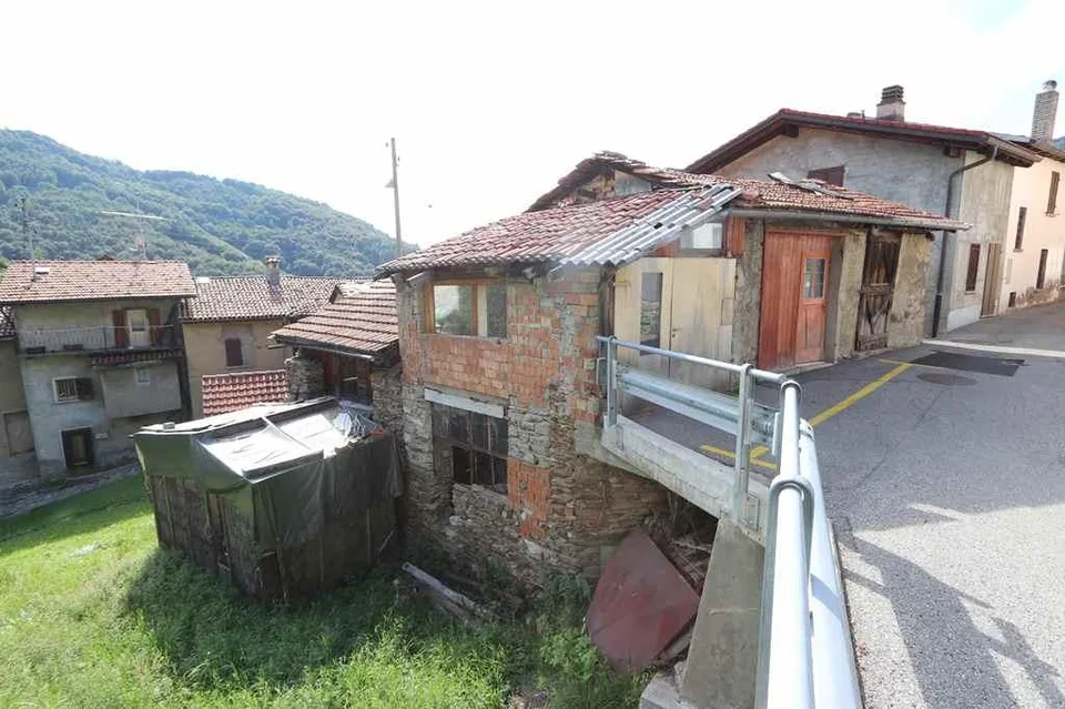 3 Rustici zum Ausbauen mit gr. Umschwung und Aussicht / 3 rustici d... – Foto 6 von 12