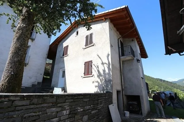 7 1/2-Zimmer-Einfamilienhaus mit Garten / casa di 7 1/2 locali con ...