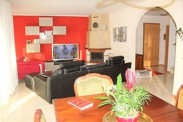 5 1/2-Zimmer-EFH  mit 3 Zusatzzimmern mit Terrassen und Garten / Vi...