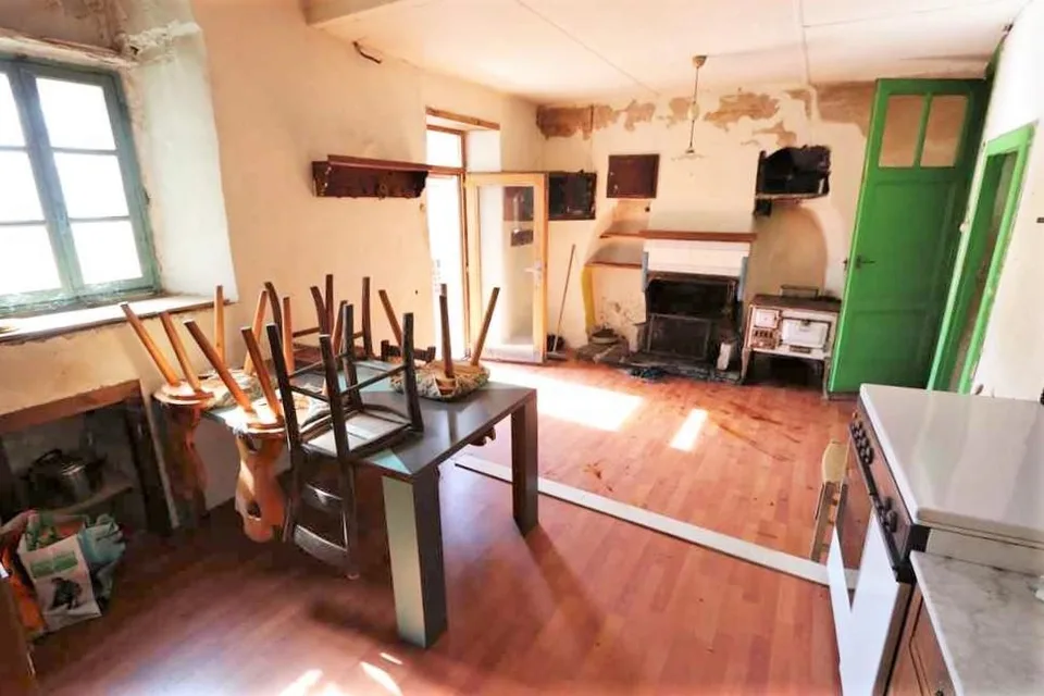 3 1/2-Zimmer-Dorfhaus mit Balkon und Aussicht zum Ausbauen / casa d...