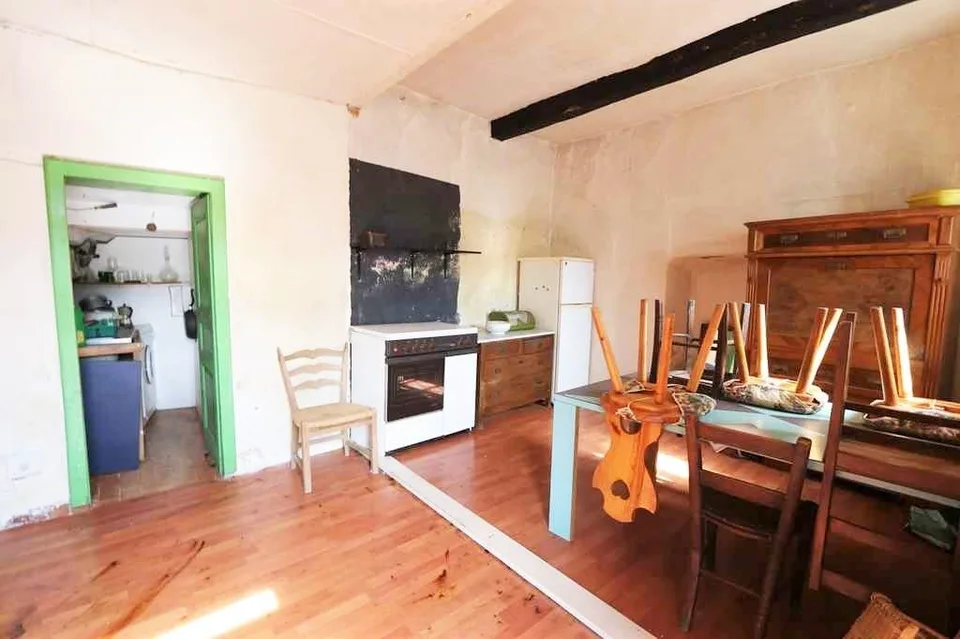 3 1/2-Zimmer-Dorfhaus mit Balkon und Aussicht zum Ausbauen / casa d...