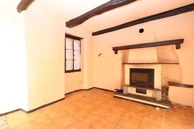 5-Zimmer-Dorfhaus-Rustico zum Ausbauen / Casa di 5 locali nel nucle...