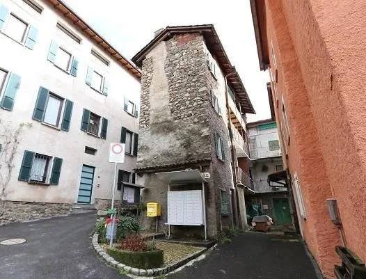 5-Zimmer-Dorfhaus-Rustico zum Ausbauen / Casa di 5 locali nel nucle...