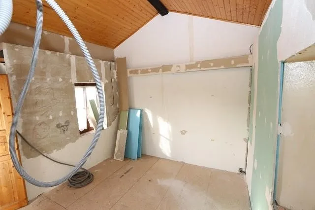 5-Zimmer-Dorfhaus-Rustico zum Ausbauen / Casa di 5 locali nel nucle...