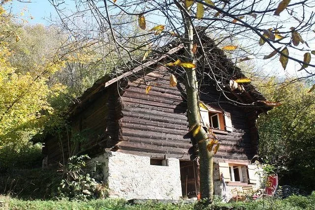 3-Zimmer-Chalethälfte Nord zum Ausbauen / Chalet di 3 locali nord d...