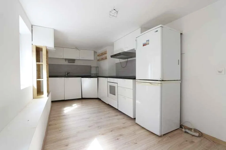 2-Familienhaus mit 3 1/2- und 7 1/2-Zimmer-Wohnungen / casa bifamil...
