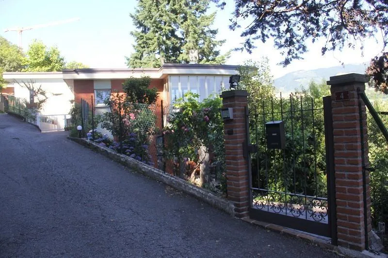 3 1/2-Zi-Wohnung in Zweifamilienhaus mit Sitzplatz